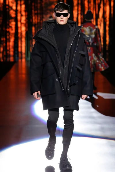 Look 14